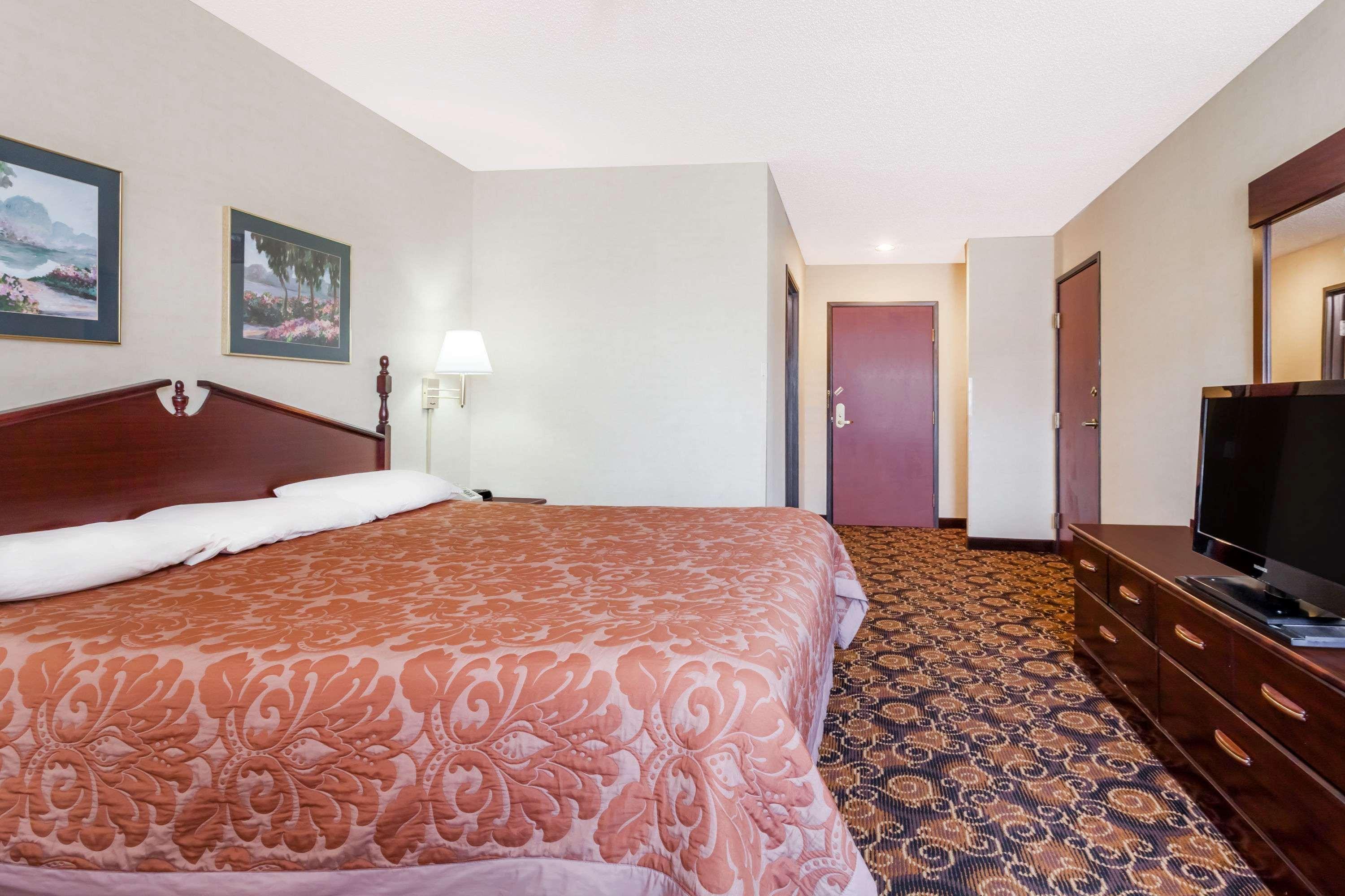 Super 8 By Wyndham Evansville North Stacer Exterior photo