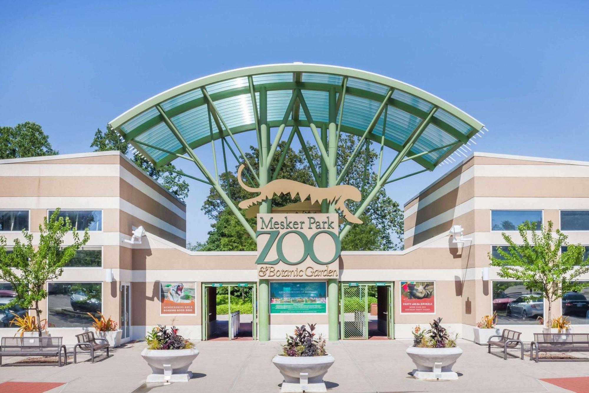 Super 8 By Wyndham Evansville North Stacer Exterior photo