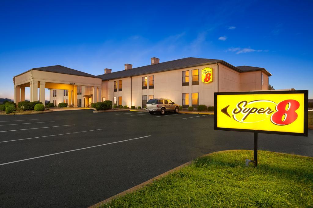 Super 8 By Wyndham Evansville North Stacer Exterior photo
